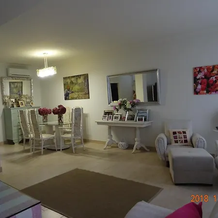 Casa De Diseno Con Jardin Cerca De Cordoba Holiday home *