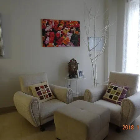 Casa De Diseno Con Jardin Cerca De Cordoba
