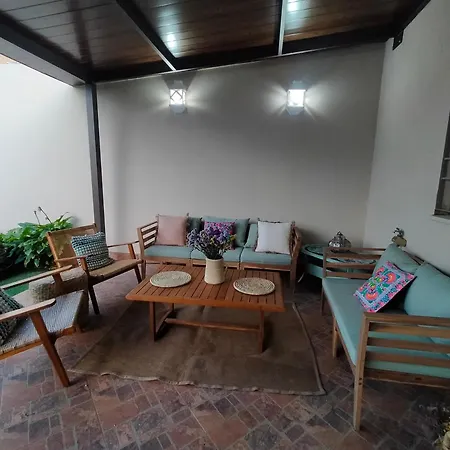 Casa De Diseno Con Jardin Cerca De Cordoba
