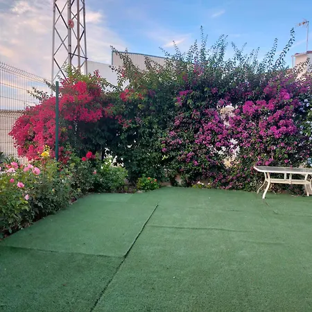 Casa De Diseno Con Jardin Cerca De Cordoba Holiday home San Sebastian de los Ballesteros